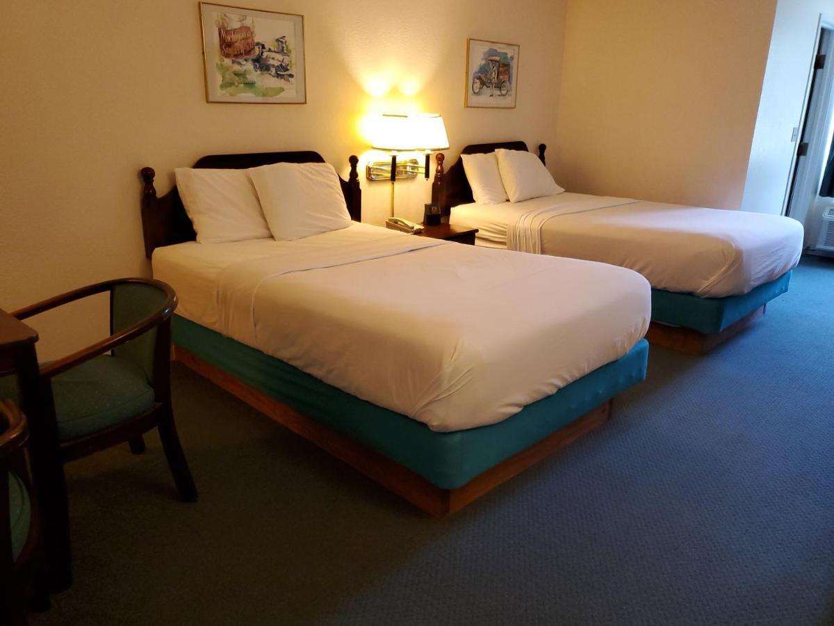Voyager Inn St. Ignace Zewnętrze zdjęcie