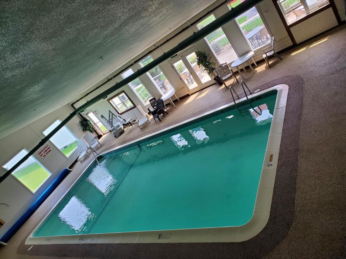 Voyager Inn St. Ignace Zewnętrze zdjęcie