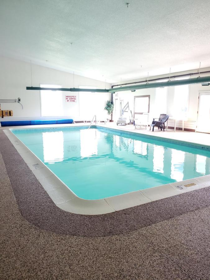 Voyager Inn St. Ignace Zewnętrze zdjęcie