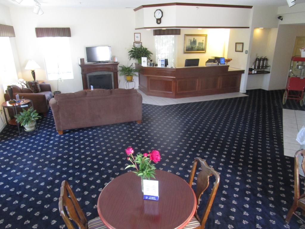 Voyager Inn St. Ignace Zewnętrze zdjęcie