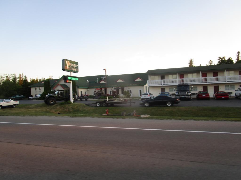 Voyager Inn St. Ignace Zewnętrze zdjęcie