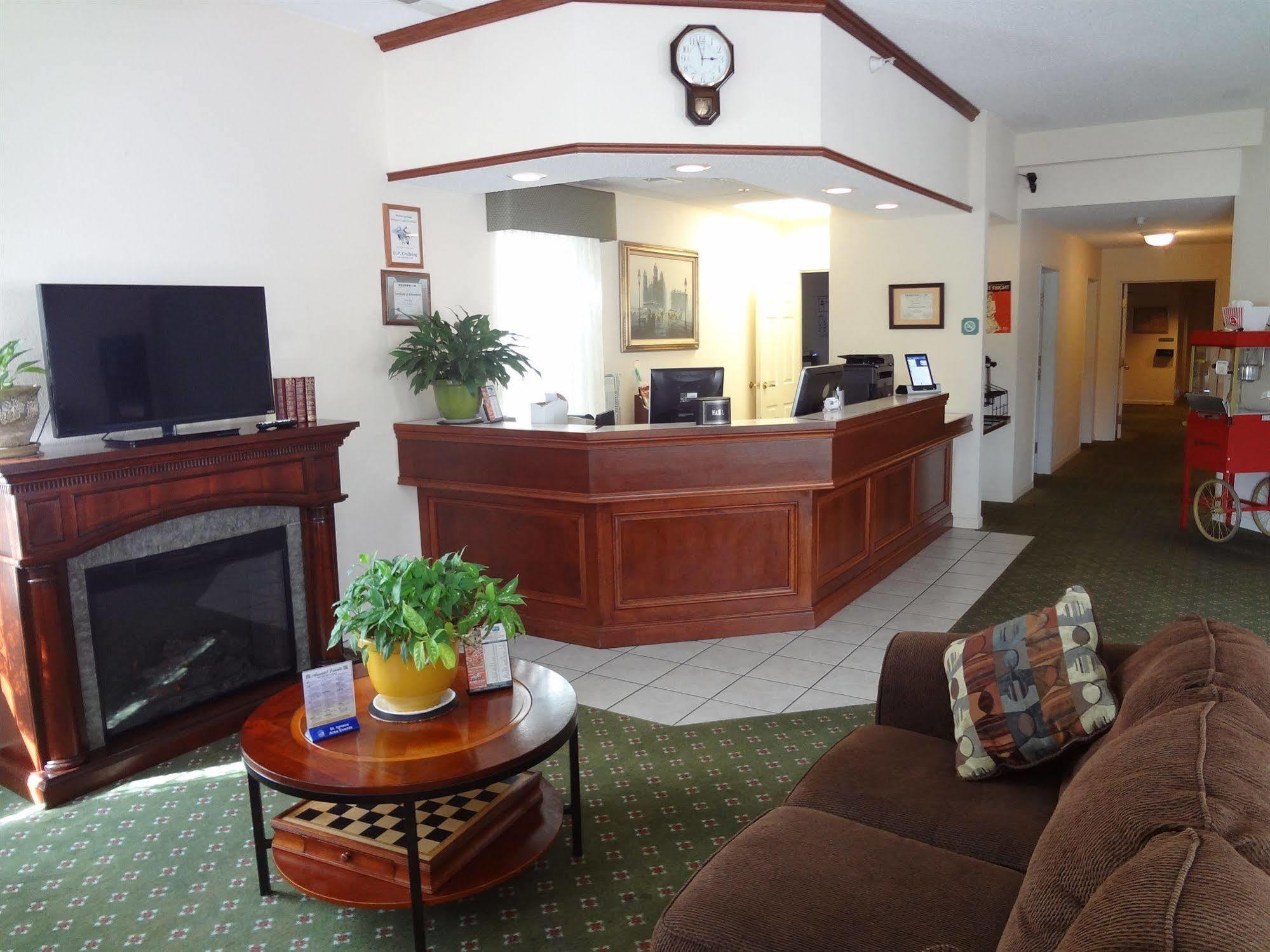 Voyager Inn St. Ignace Zewnętrze zdjęcie