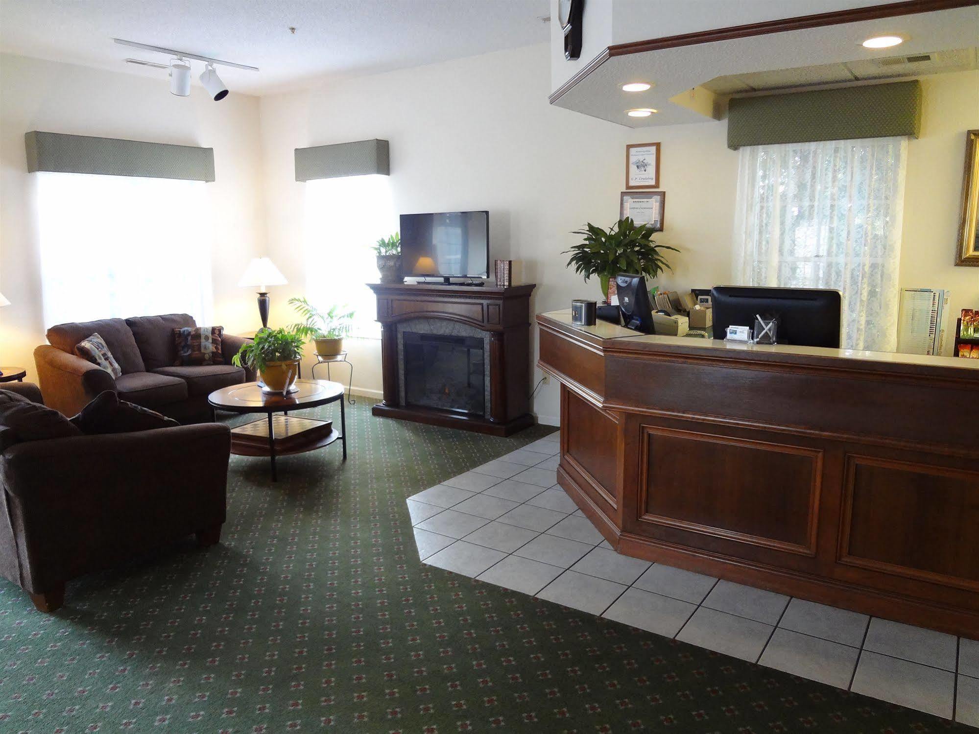 Voyager Inn St. Ignace Zewnętrze zdjęcie
