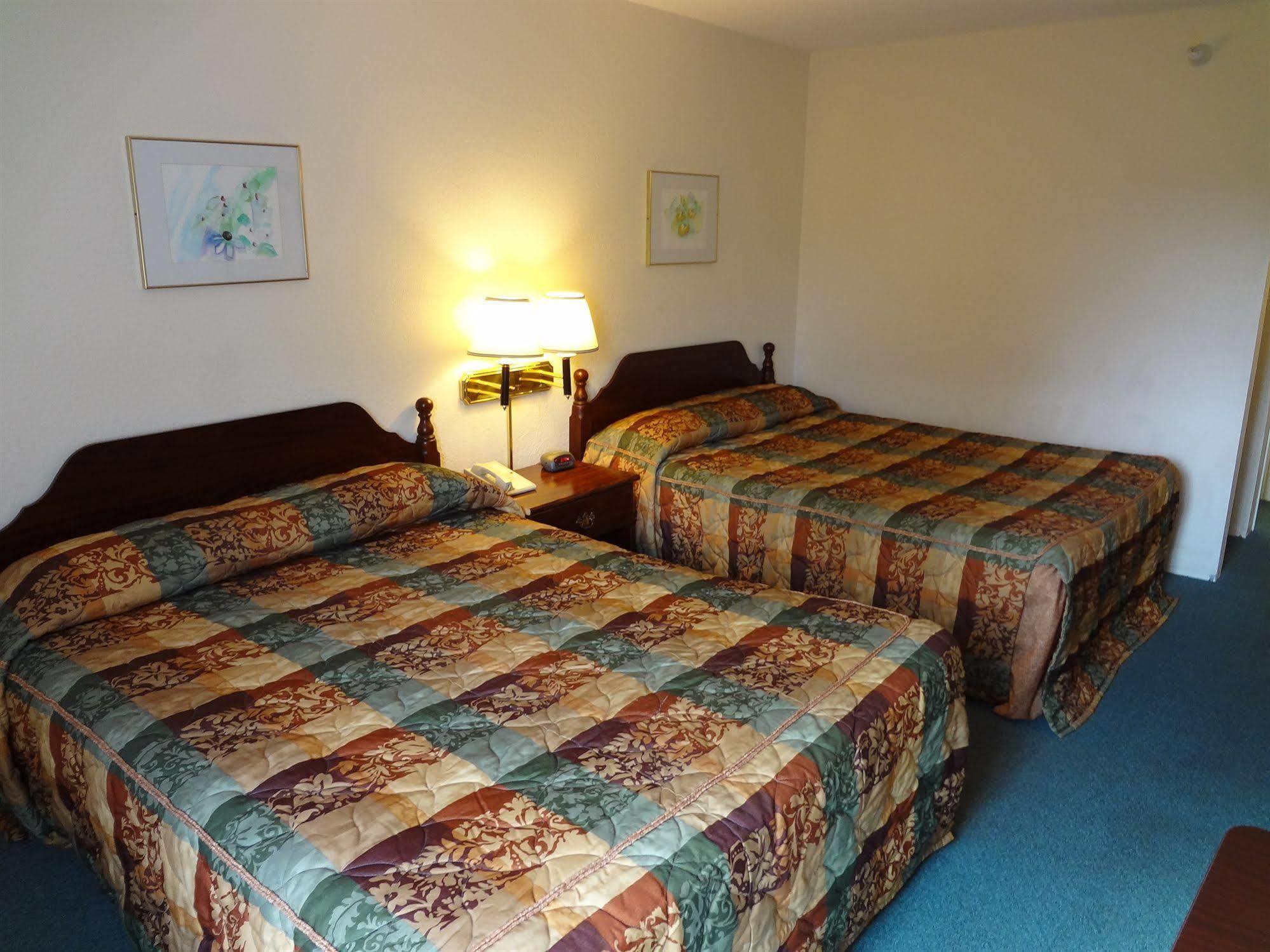 Voyager Inn St. Ignace Zewnętrze zdjęcie