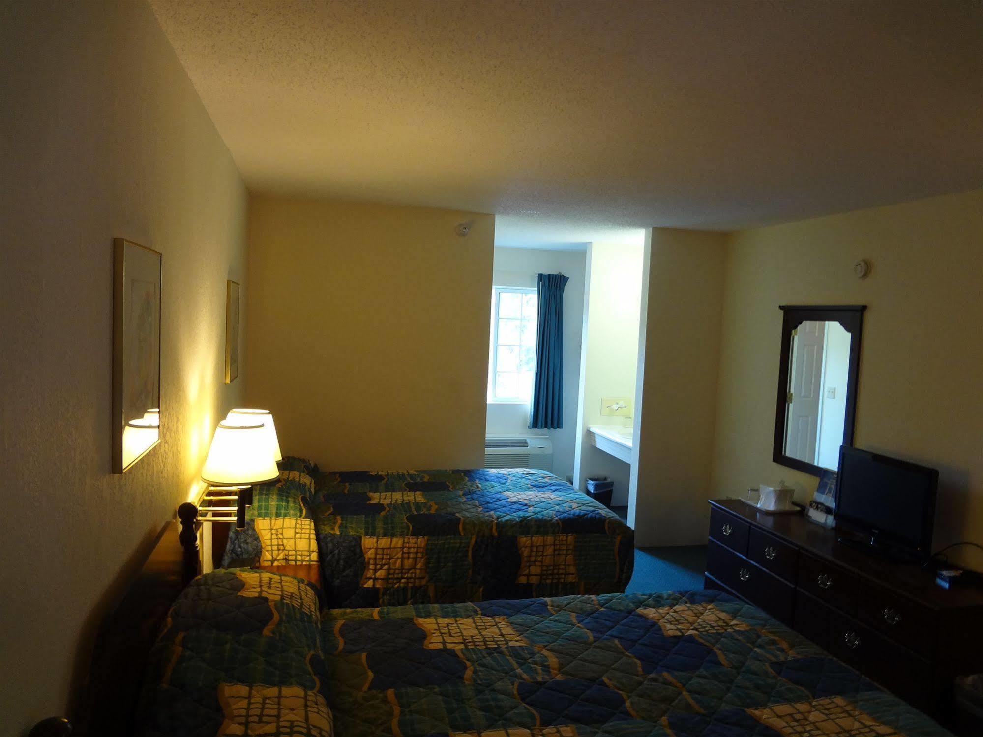 Voyager Inn St. Ignace Zewnętrze zdjęcie