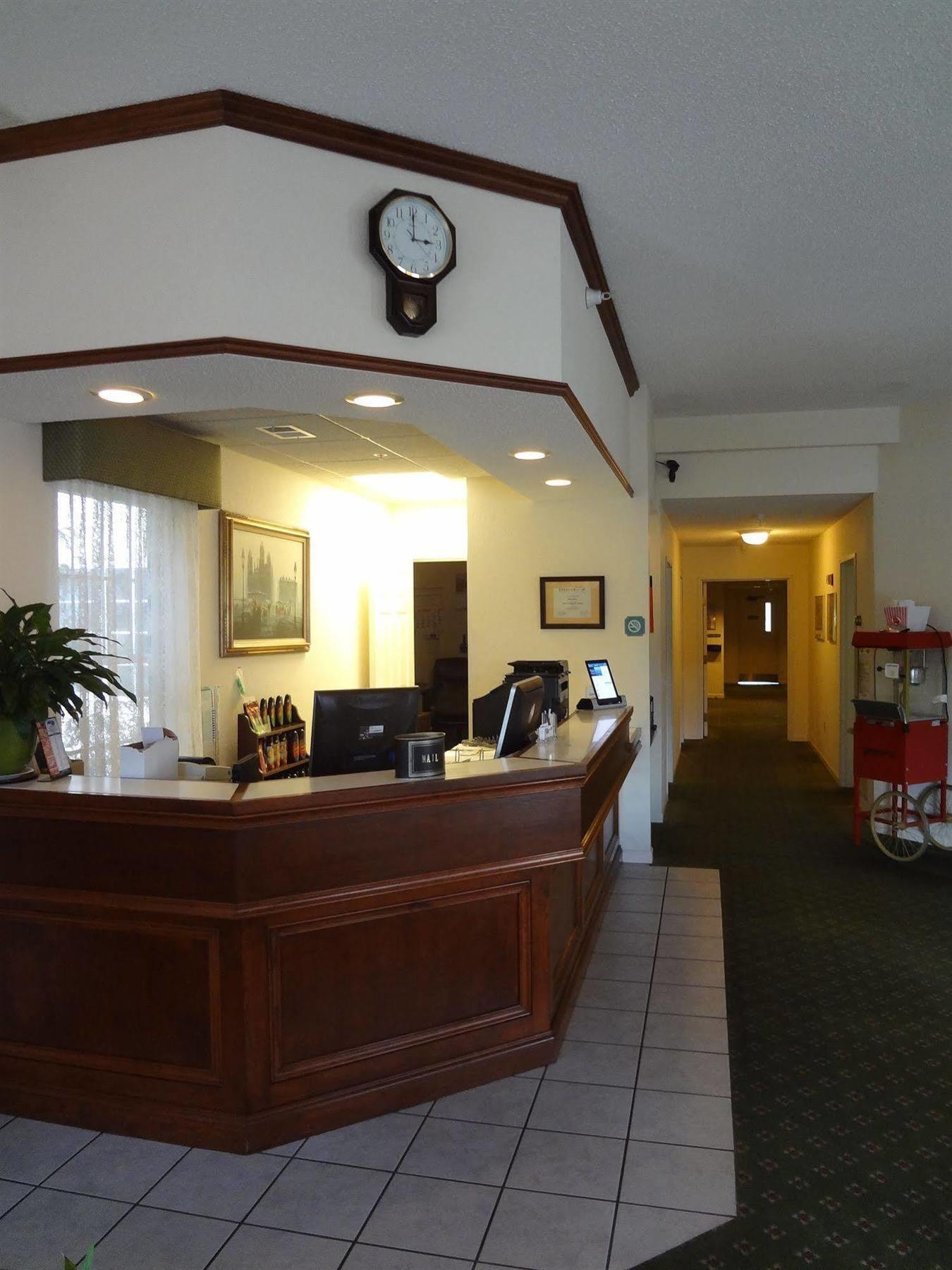 Voyager Inn St. Ignace Zewnętrze zdjęcie