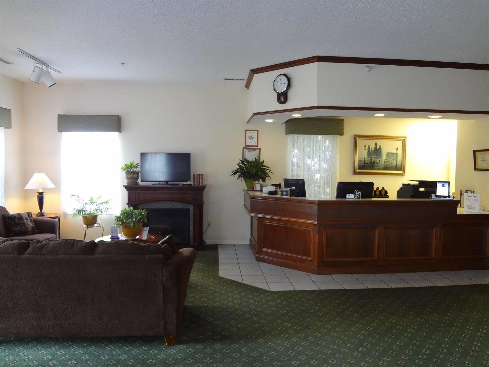 Voyager Inn St. Ignace Zewnętrze zdjęcie